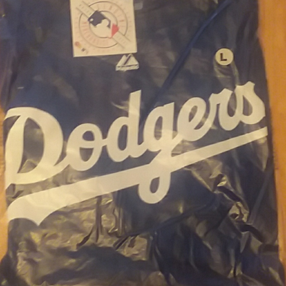 MLB T shirt